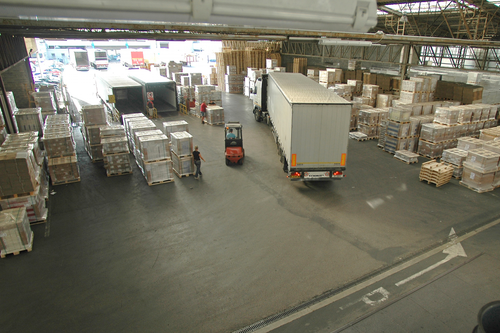 Loading and unloading area